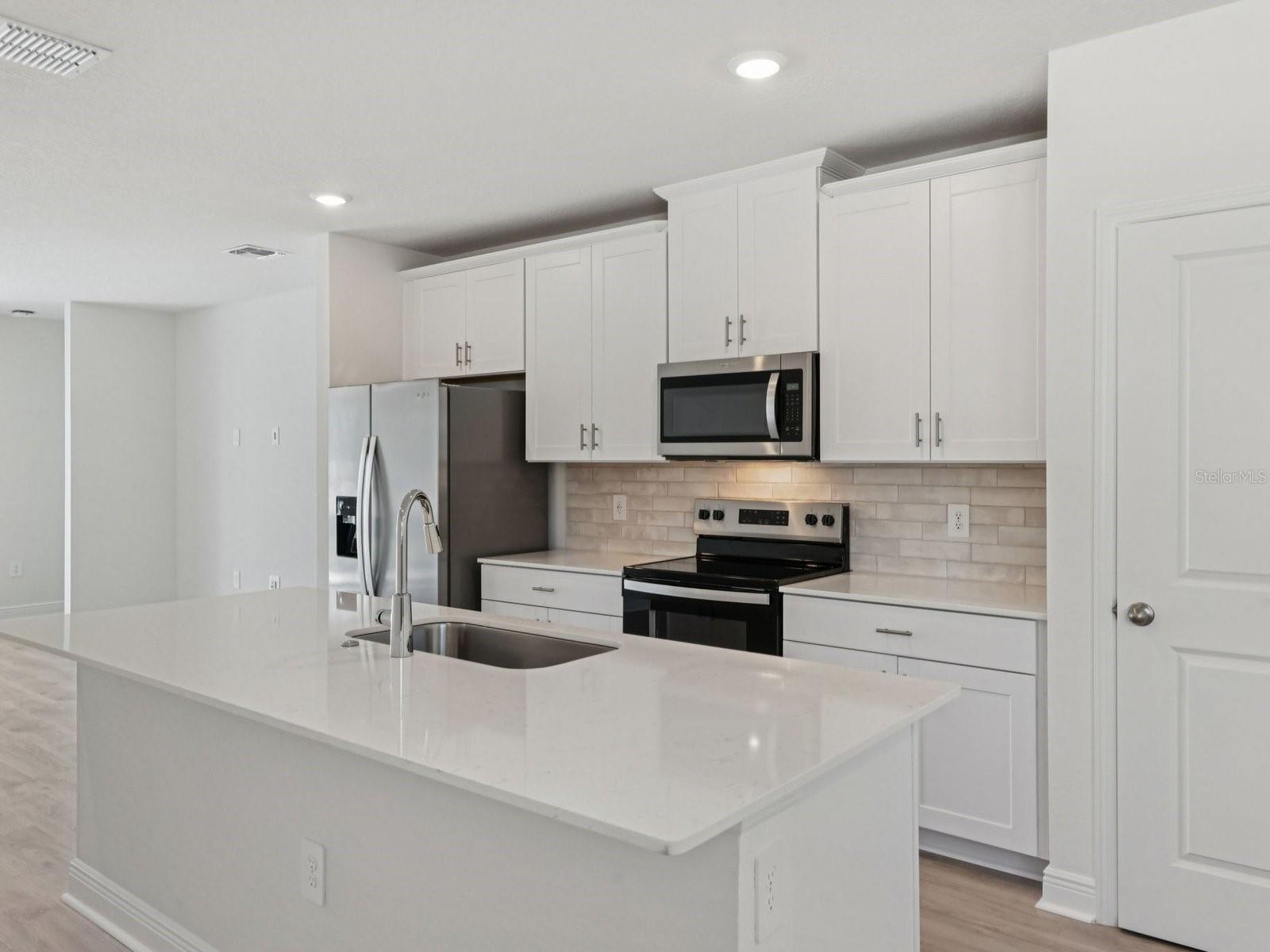 THE RESERVE AT HAMMOCK OAKS - Residential