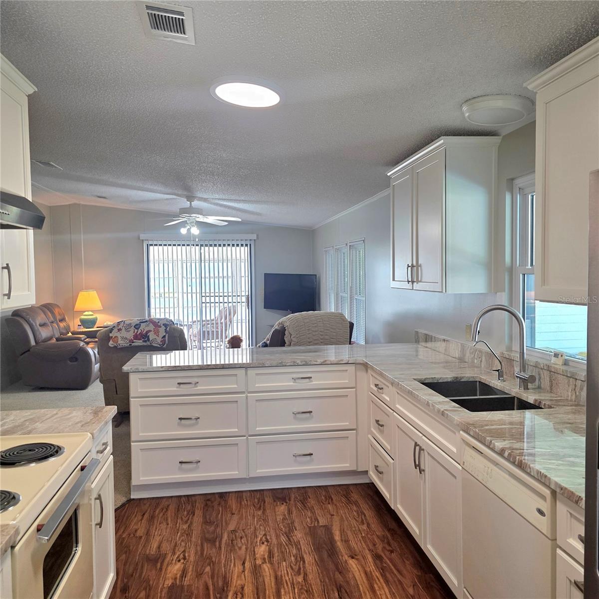 GARDEN GROVE OAKS - Residential