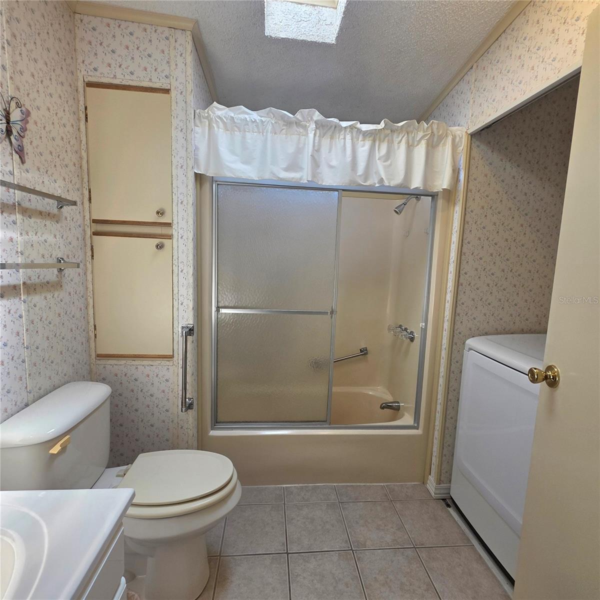 GARDEN GROVE OAKS - Residential