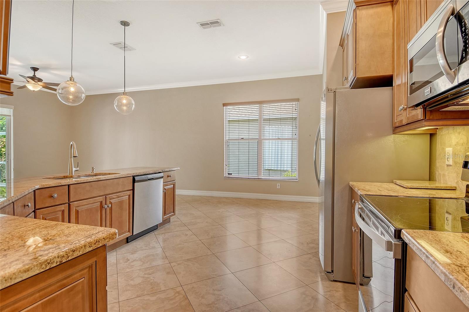WELLINGTON CHASE - Residential Lease