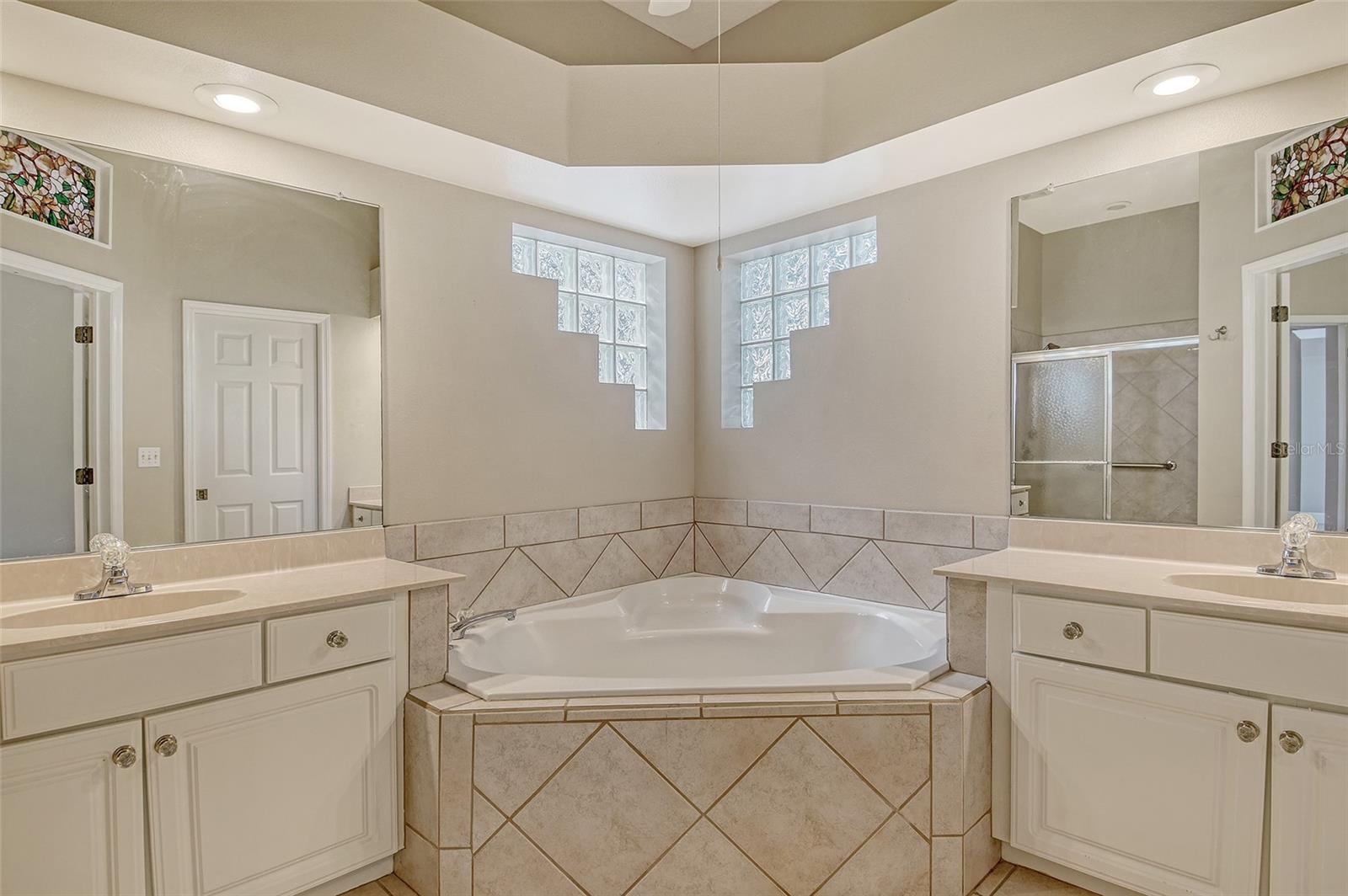 WELLINGTON CHASE - Residential Lease