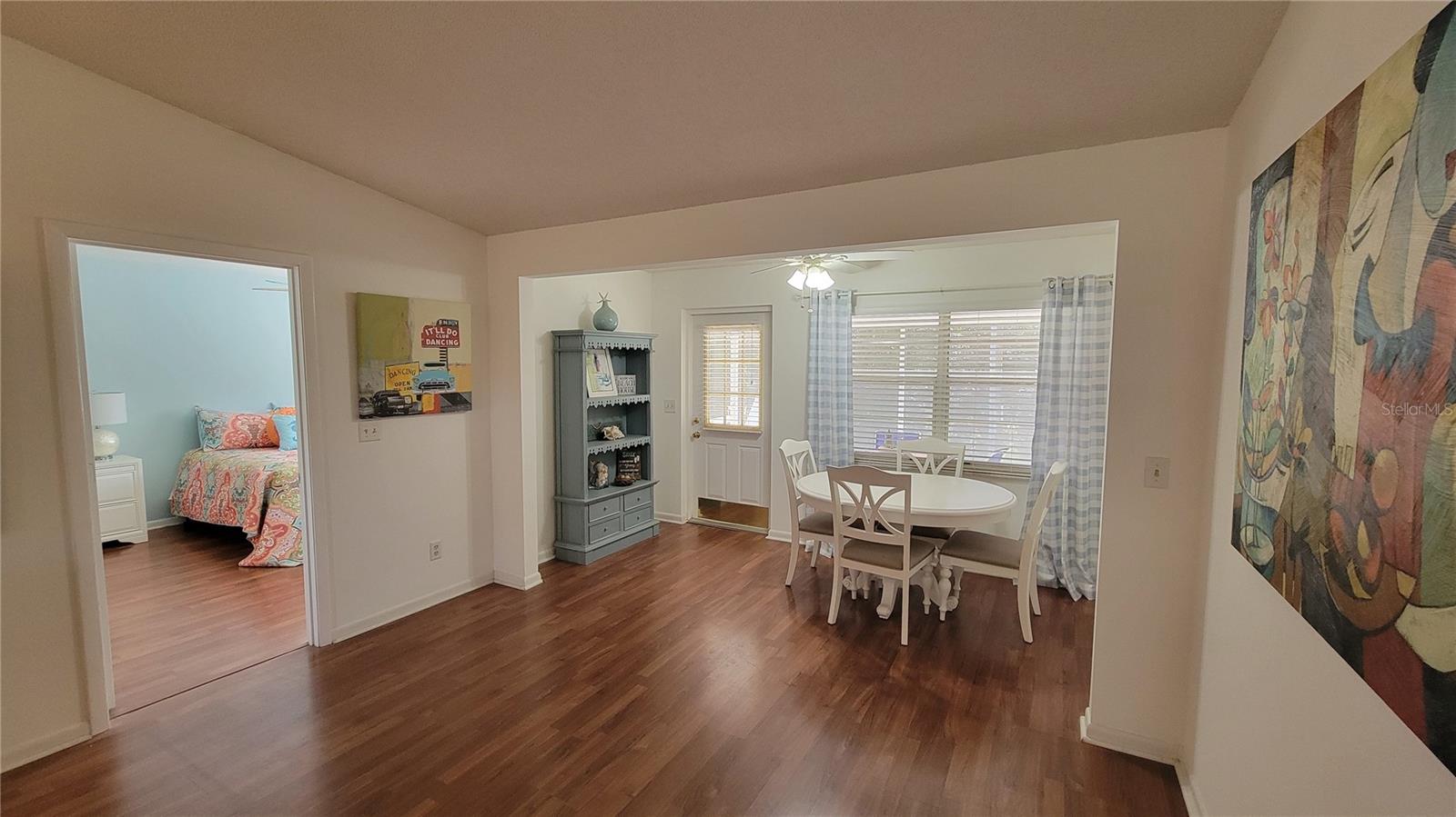 CIRCLE SQUARE WOODS - Residential