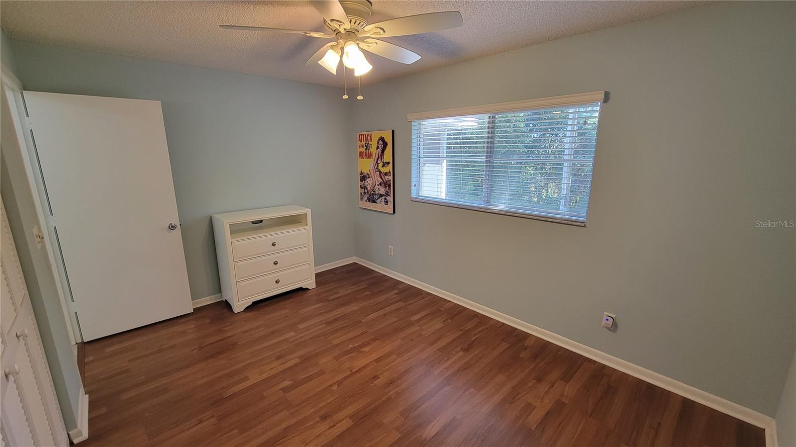 CIRCLE SQUARE WOODS - Residential