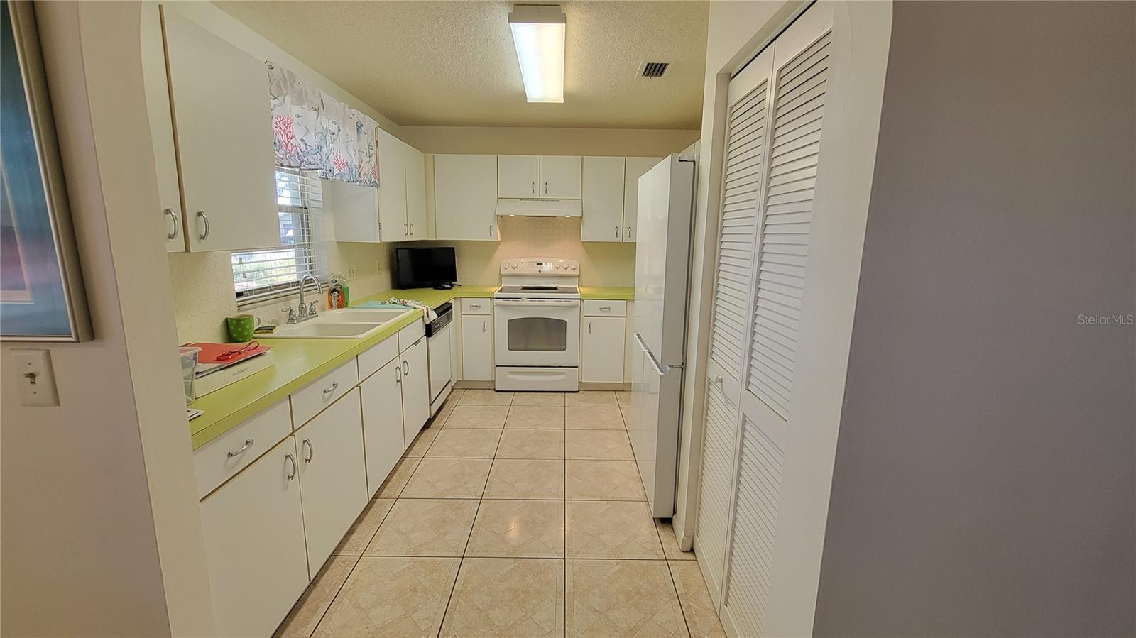 CIRCLE SQUARE WOODS - Residential