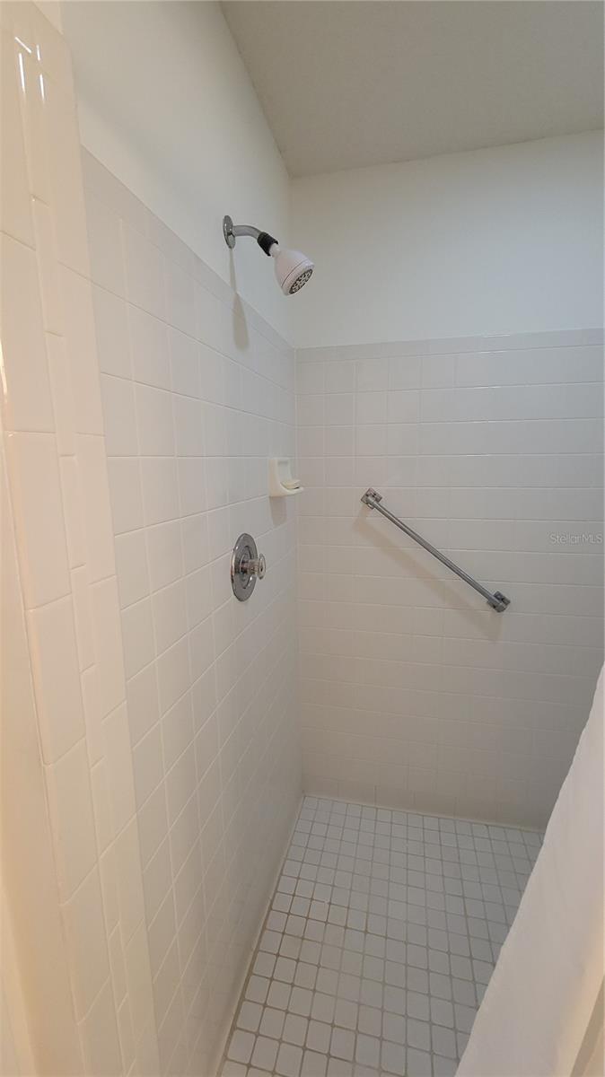 CIRCLE SQUARE WOODS - Residential