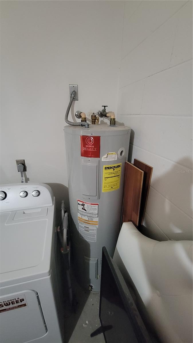 CIRCLE SQUARE WOODS - Residential