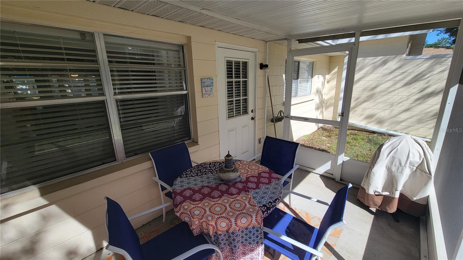 CIRCLE SQUARE WOODS - Residential