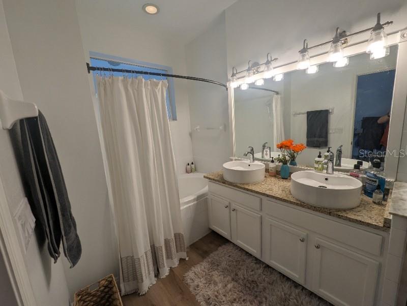 HUNTINGTON RIDGE TWNHMS - Residential Lease