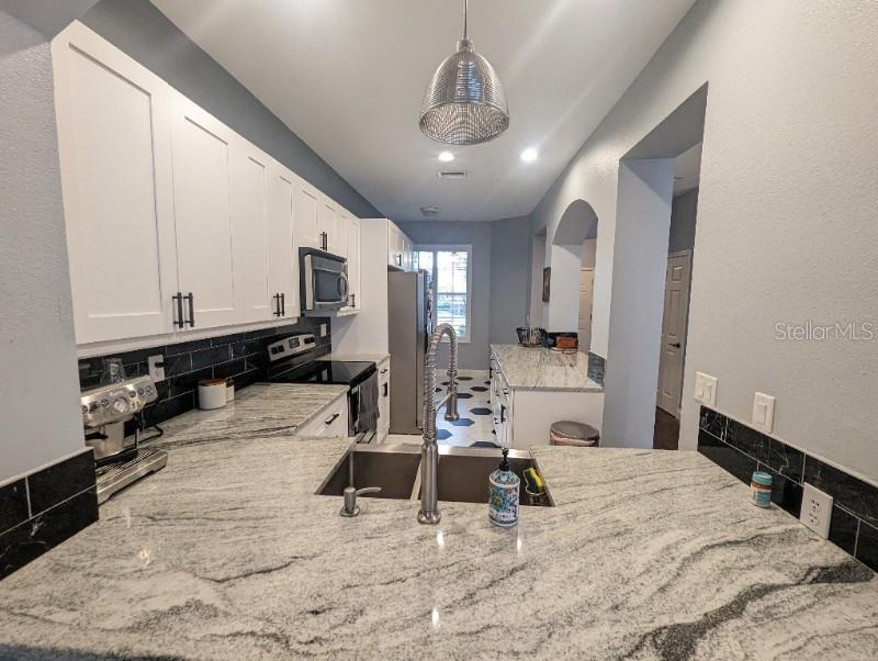 HUNTINGTON RIDGE TWNHMS - Residential Lease