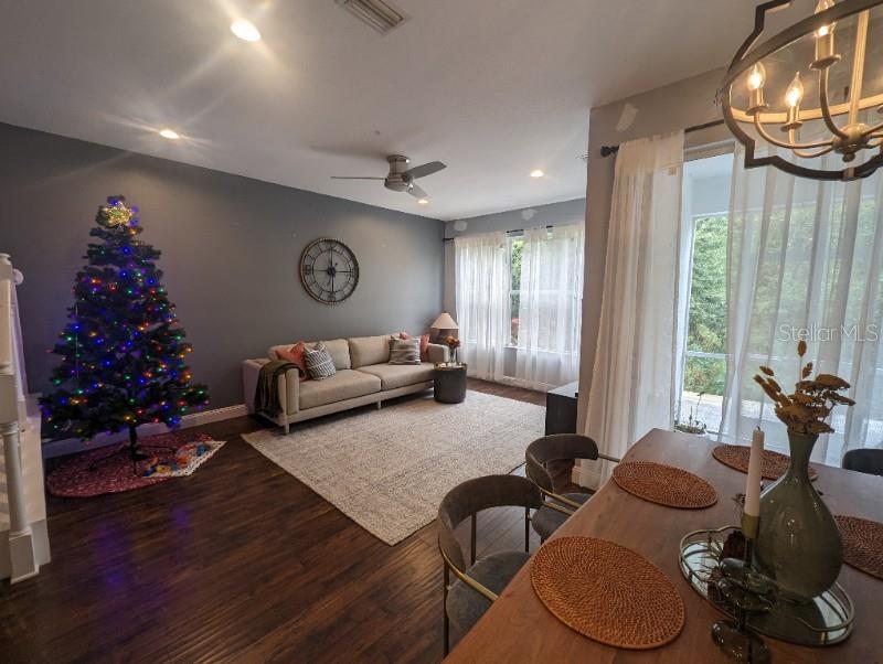 HUNTINGTON RIDGE TWNHMS - Residential Lease