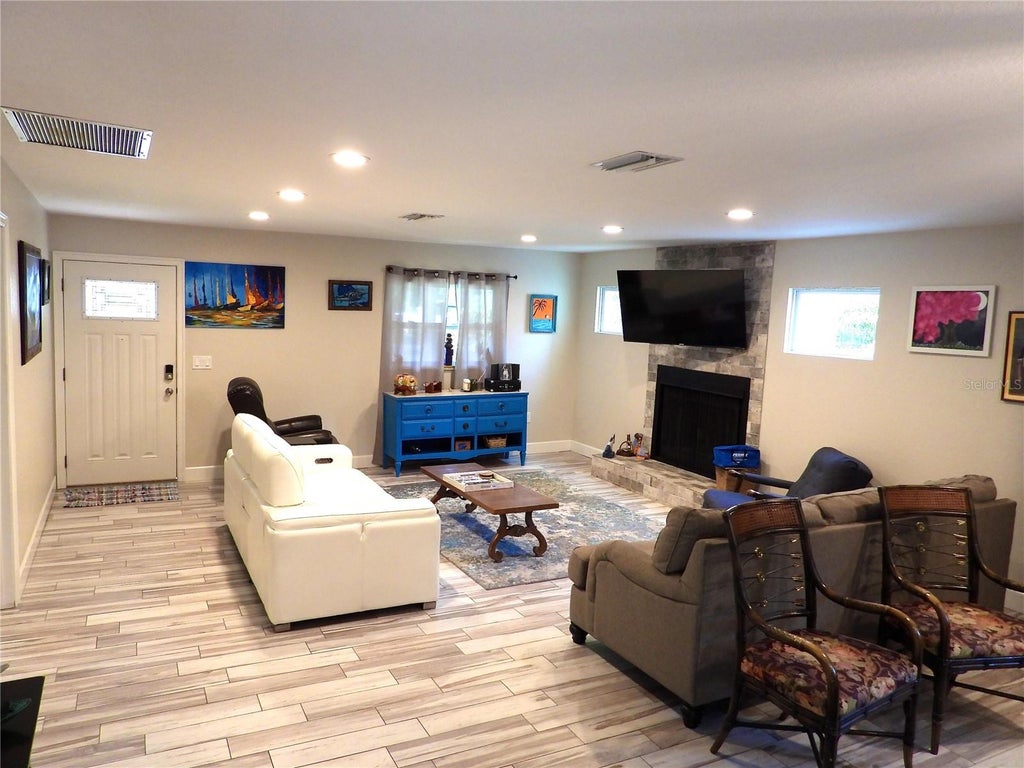 Photo of 7800 Country Club Road N, St Petersburg, FL 33710 (MLS # O6439830)