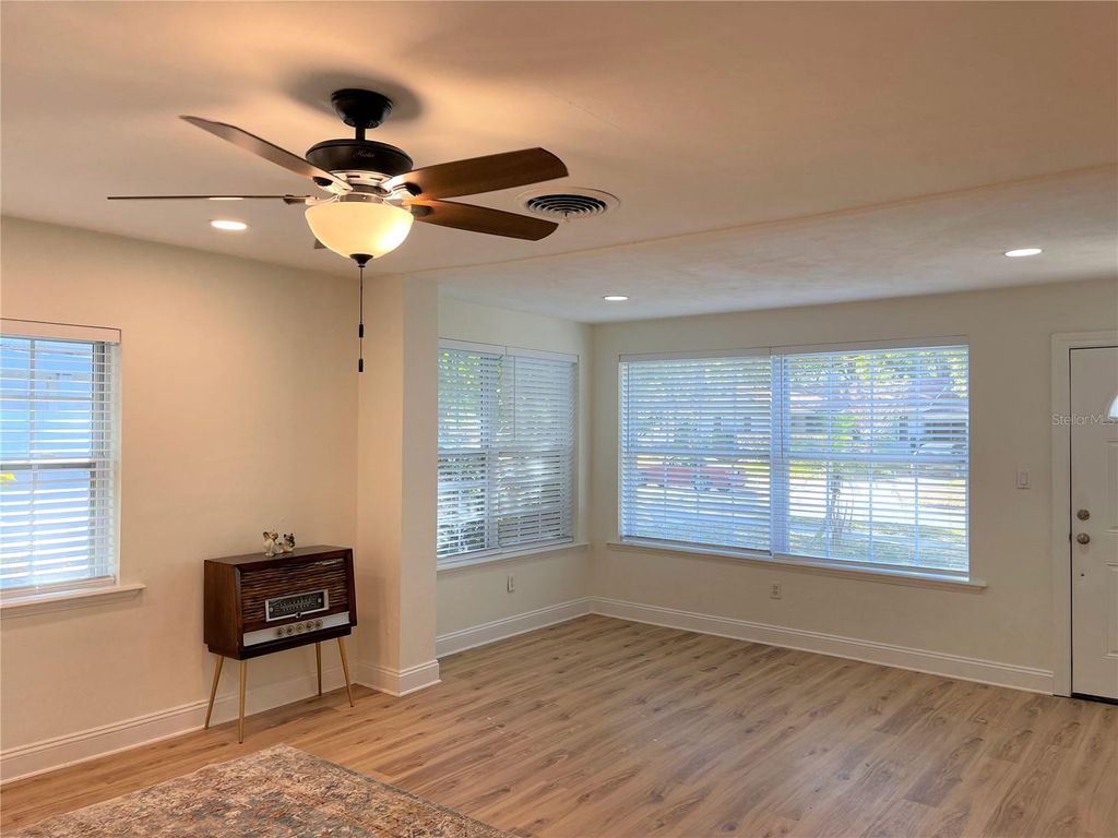 Photo of 309 W Palm Drive, Lakeland, FL 33803 (MLS # L4959480)