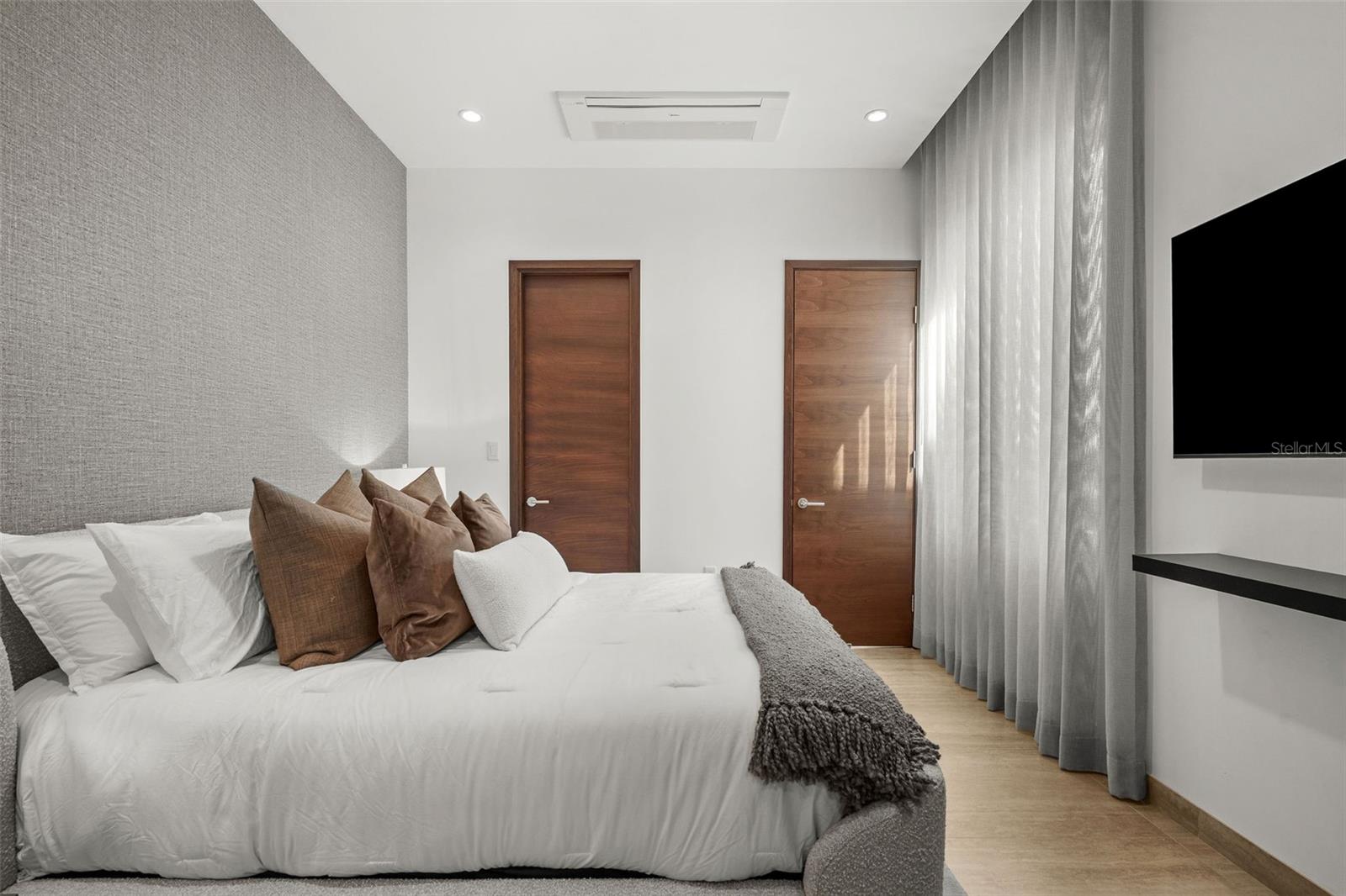 THE ISLES AT DORADO BEACH - Residential