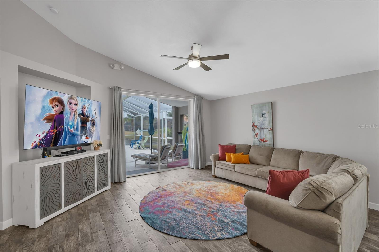 ROLLING HILLS ESTATES - Residential