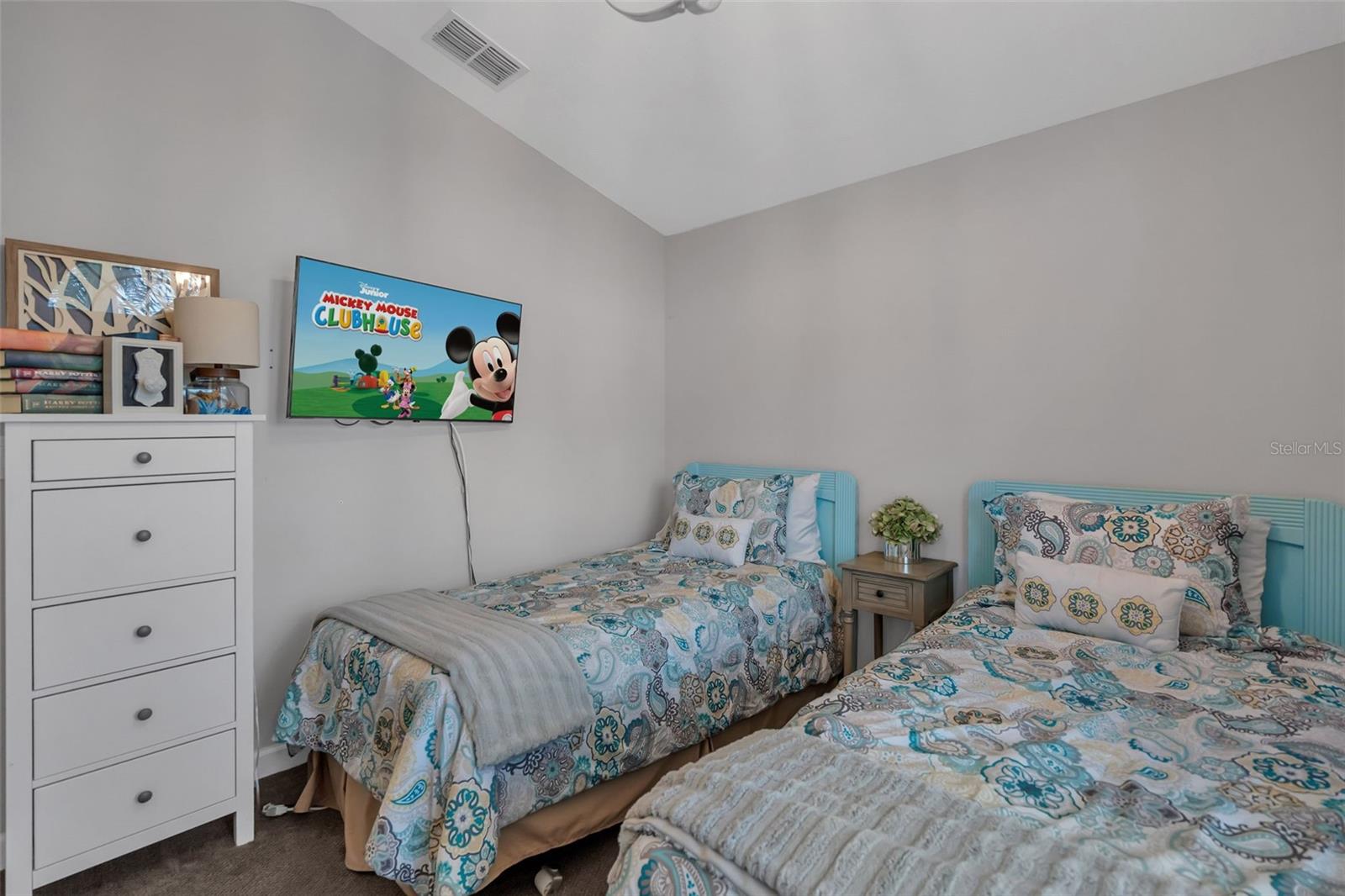 ROLLING HILLS ESTATES - Residential