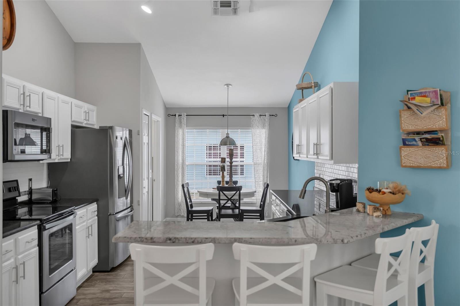 ROLLING HILLS ESTATES - Residential