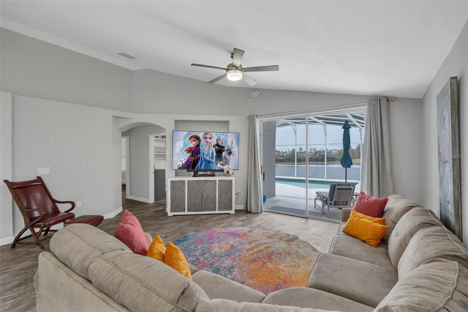 ROLLING HILLS ESTATES - Residential