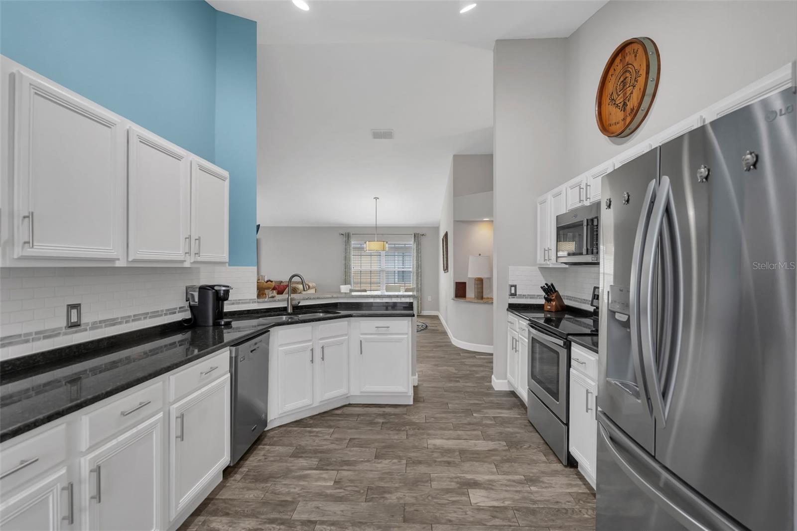 ROLLING HILLS ESTATES - Residential