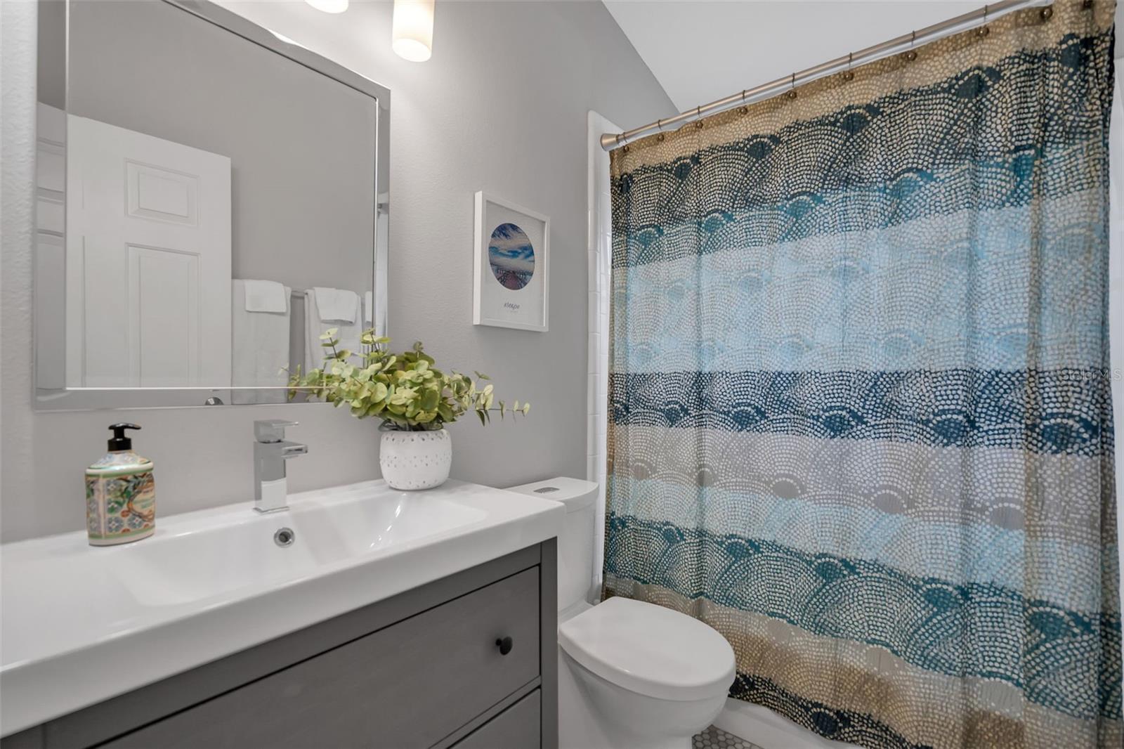 ROLLING HILLS ESTATES - Residential