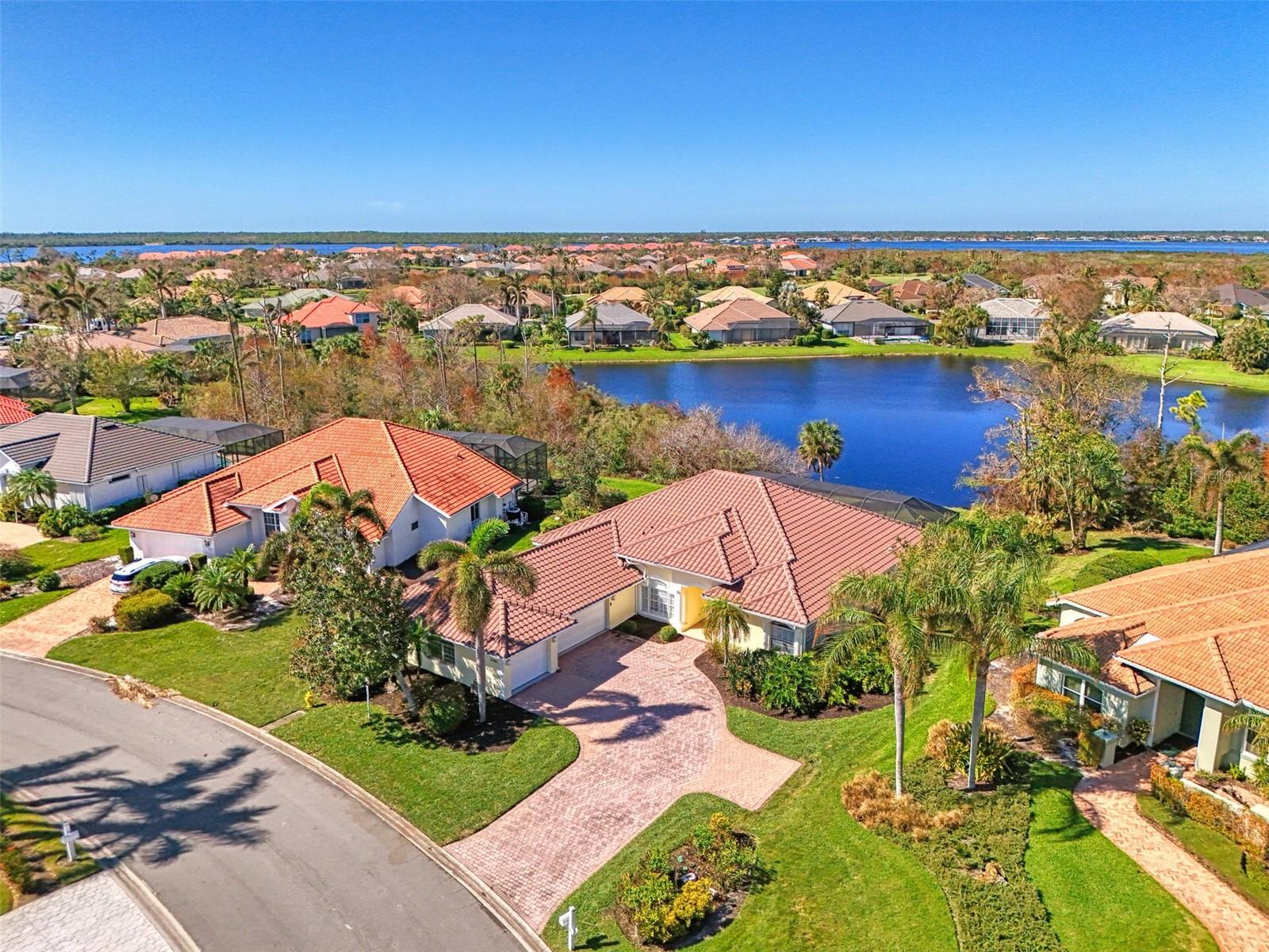 RIVERWOOD - Residential