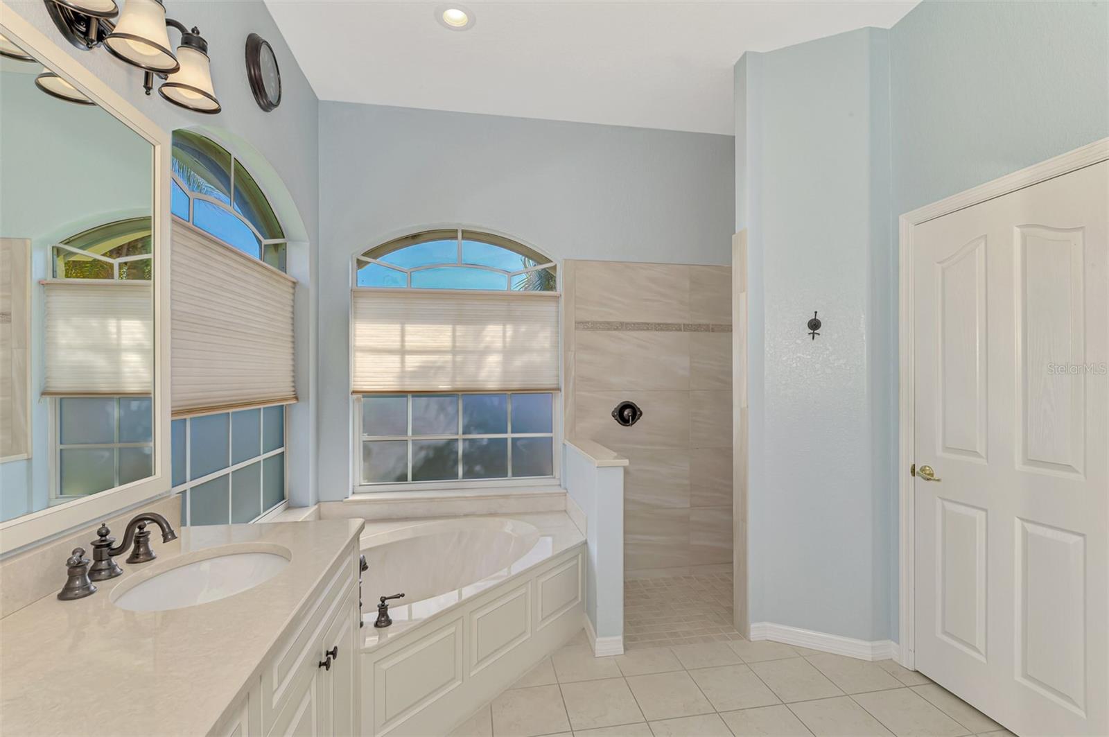 RIVERWOOD - Residential