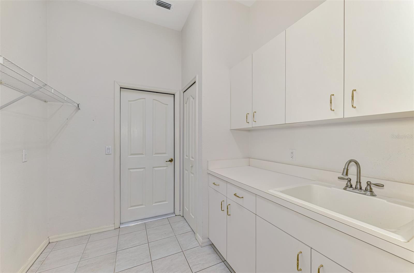 RIVERWOOD - Residential