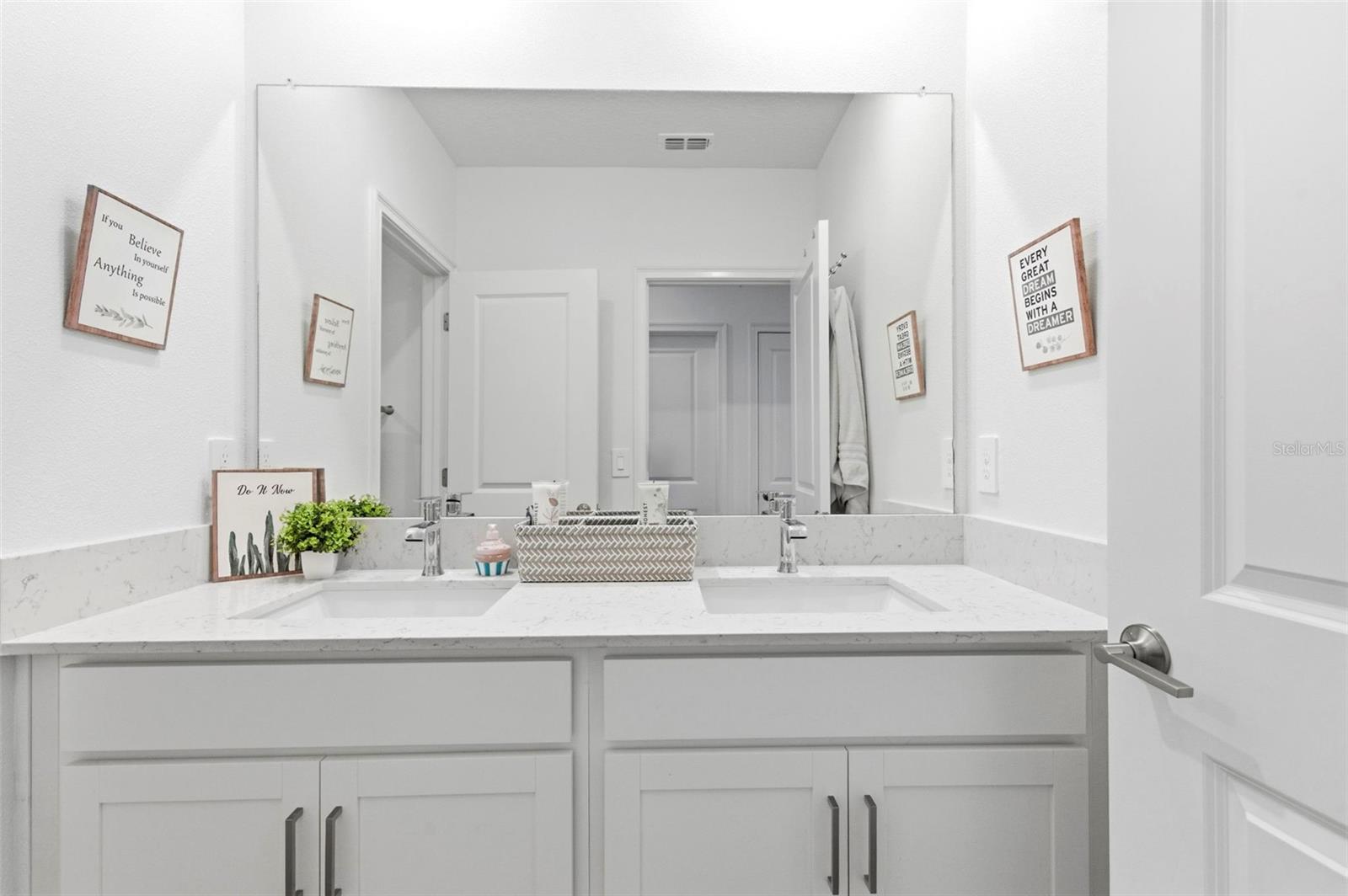 STONEGATE PRESERVE IA - Residential