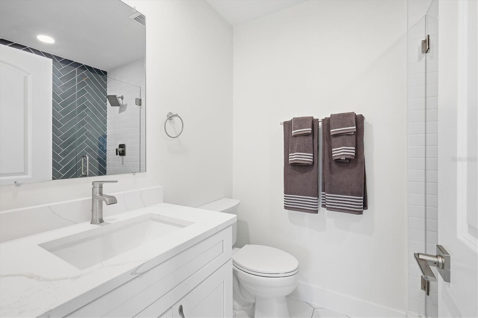 COLONY DON PEDRO PH 04 - Residential