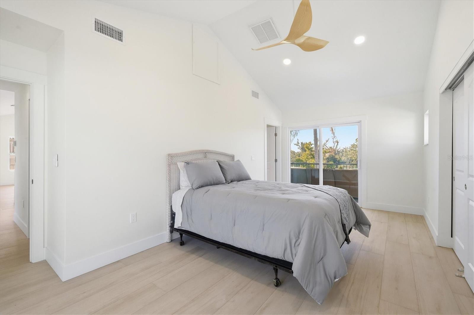 COLONY DON PEDRO PH 04 - Residential