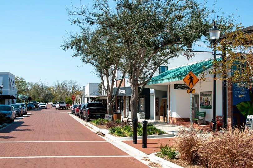 MIRROR LAKE - Residential