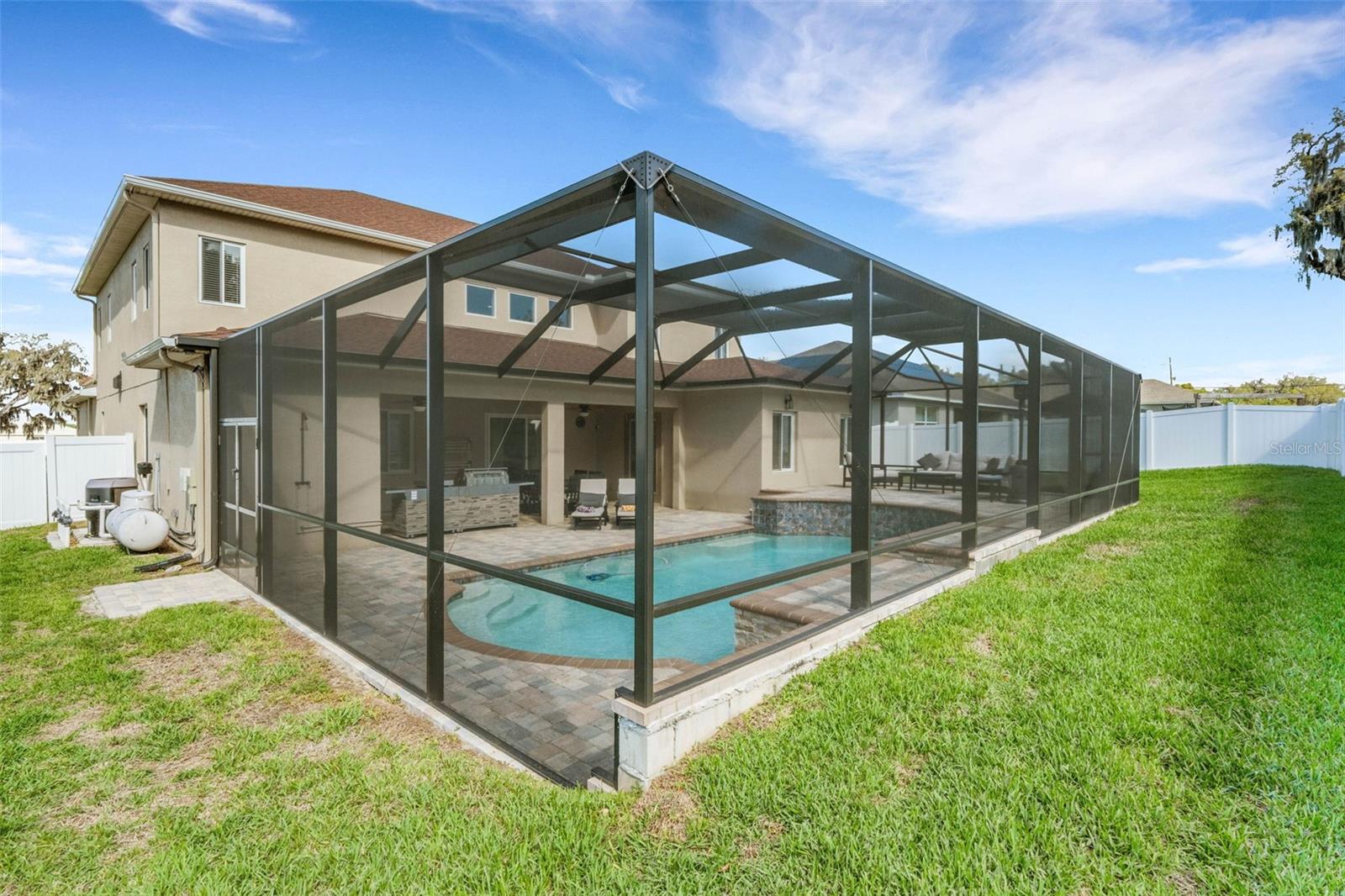 HERITAGE WOODS - Residential