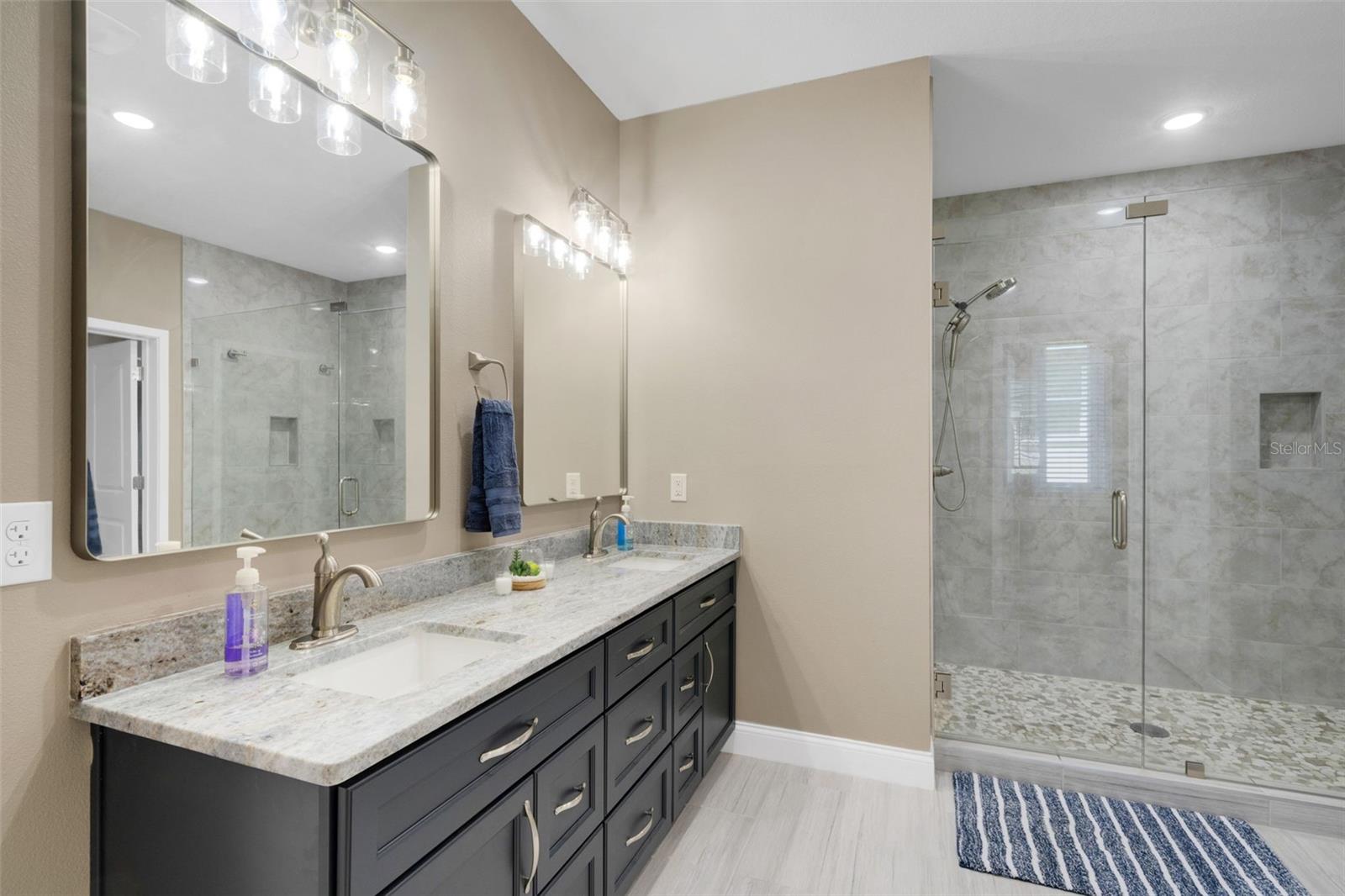 HERITAGE WOODS - Residential