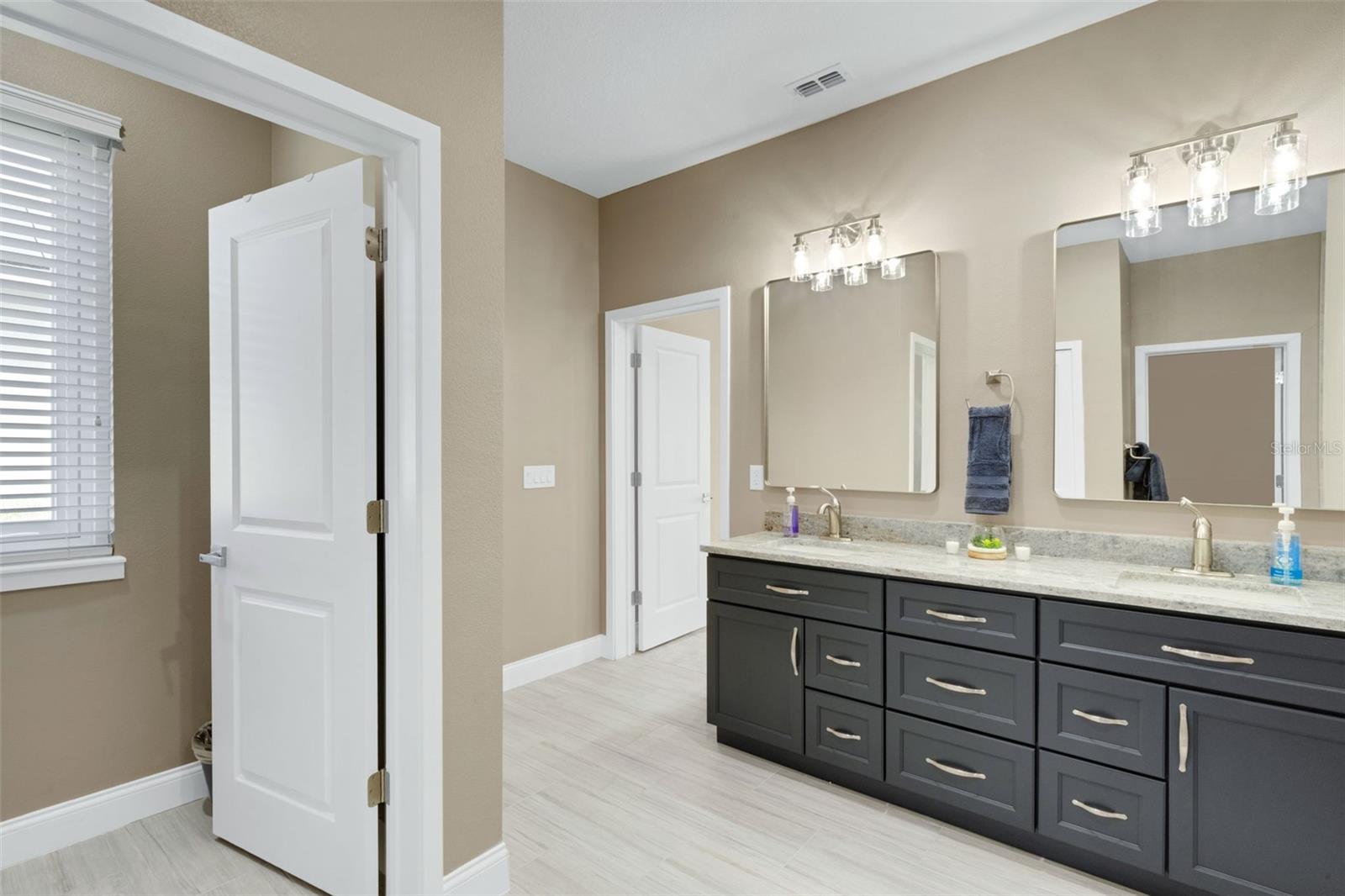 HERITAGE WOODS - Residential