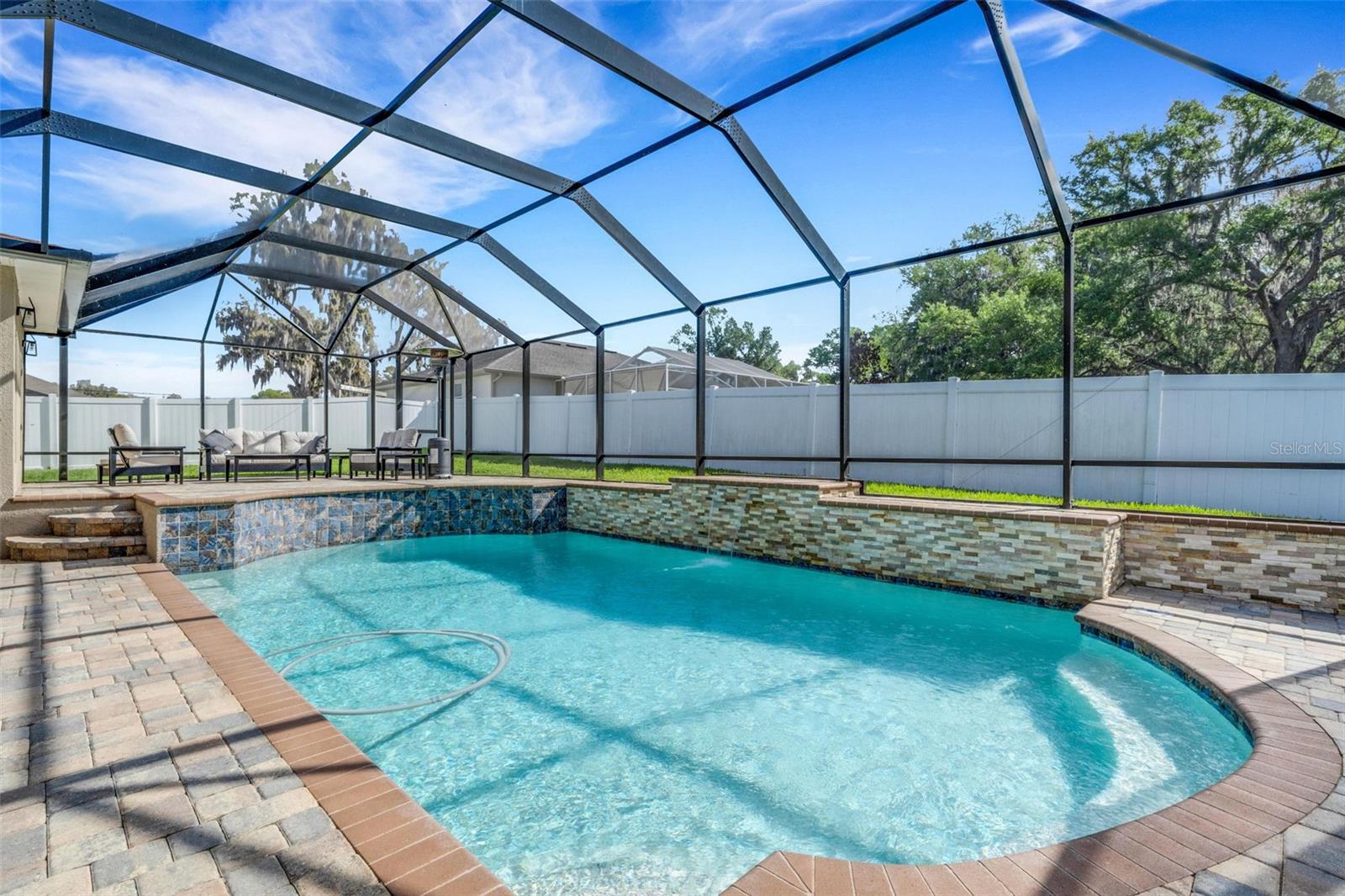 HERITAGE WOODS - Residential