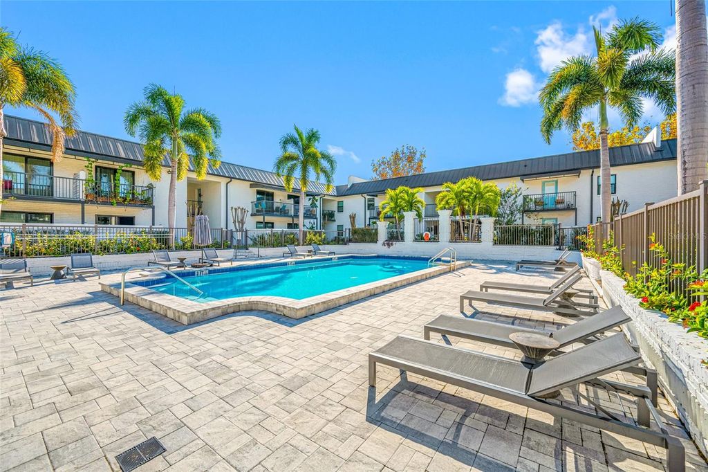 Photo of 3909 W Cleveland Street, Tampa, FL 33609 (MLS # TB8466286)