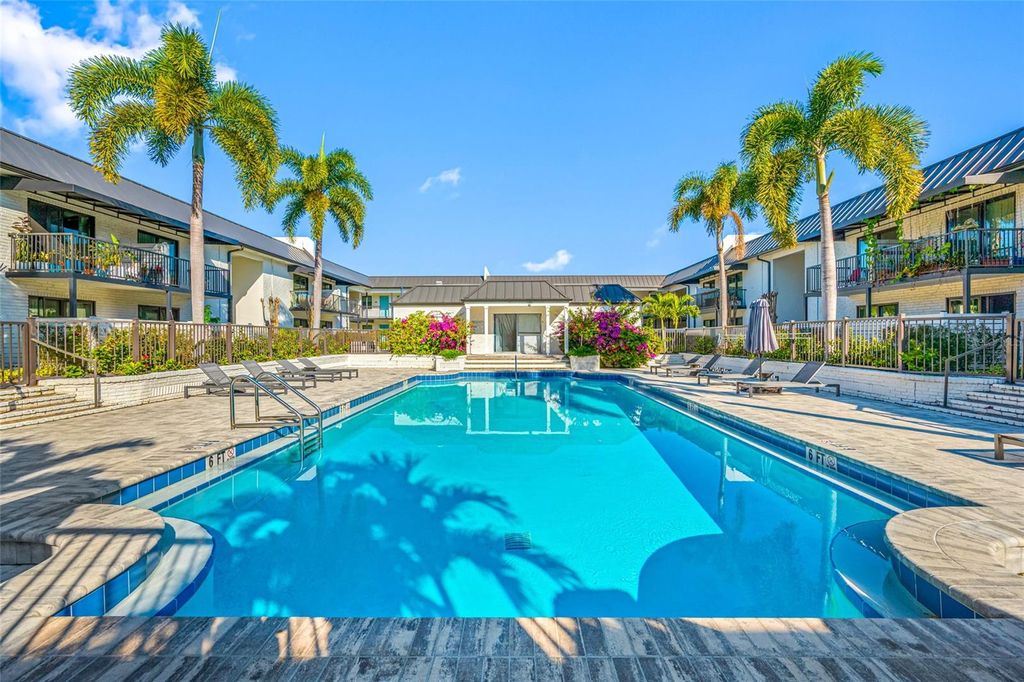 Photo of 3909 W Cleveland Street, Tampa, FL 33609 (MLS # TB8466286)