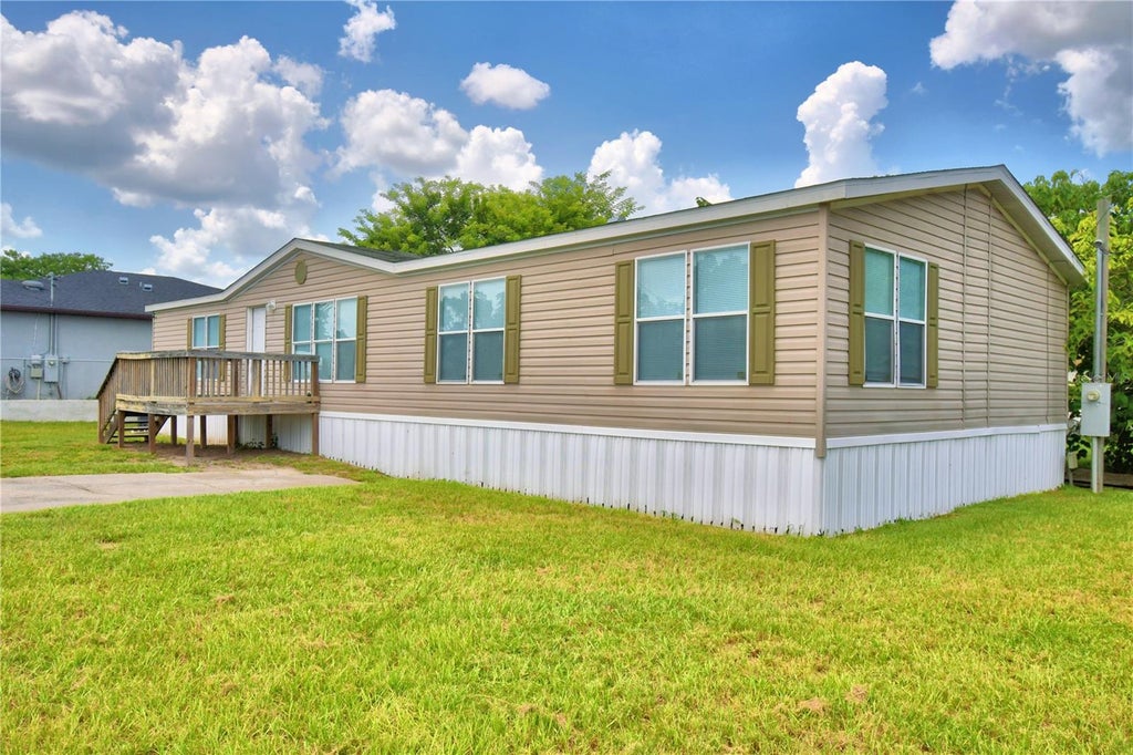 Photo of 16 E Murphy Street, Davenport, FL 33837 (MLS # S5155735)