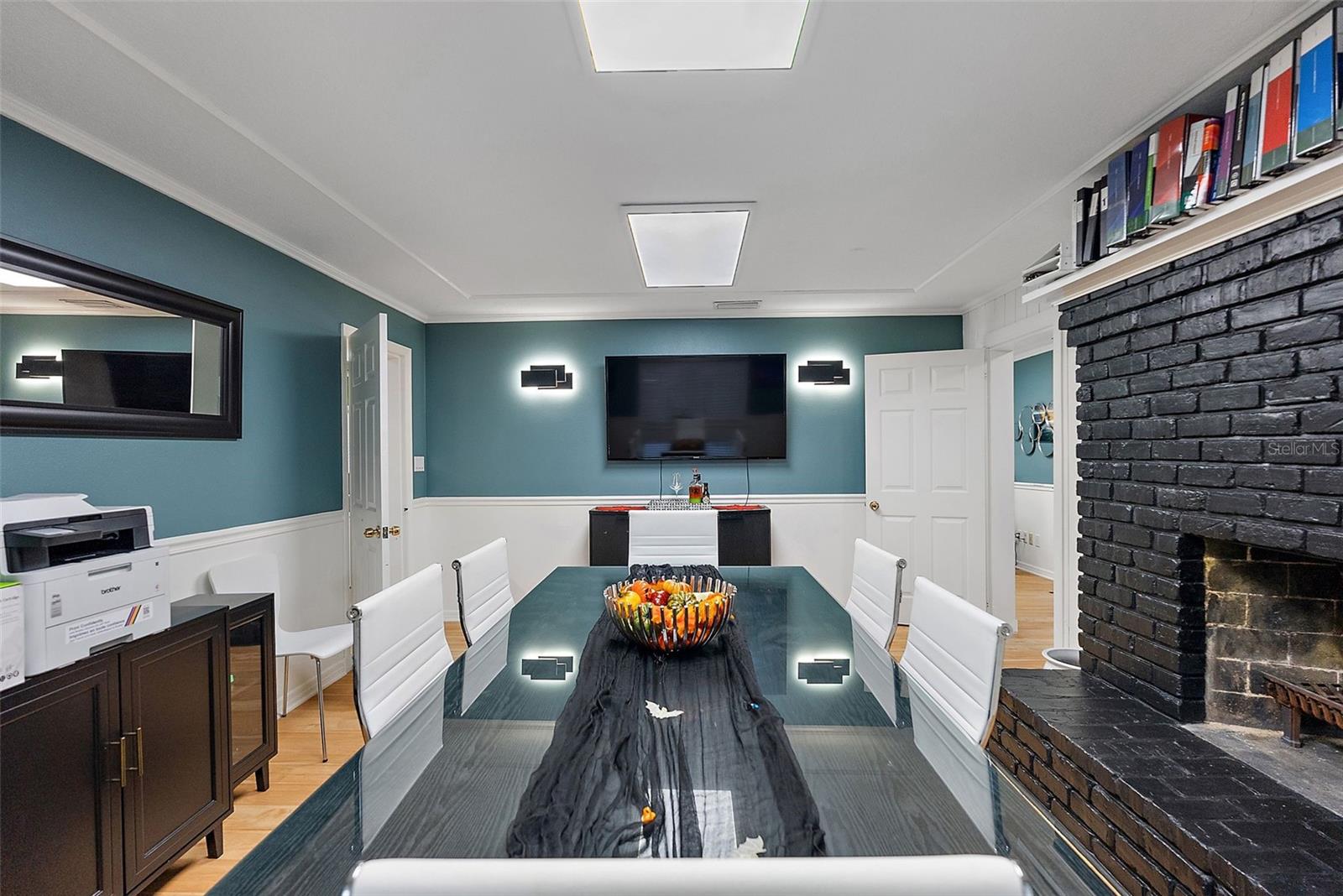 HALLS CENTRAL AVE 3 - Commercial Sale