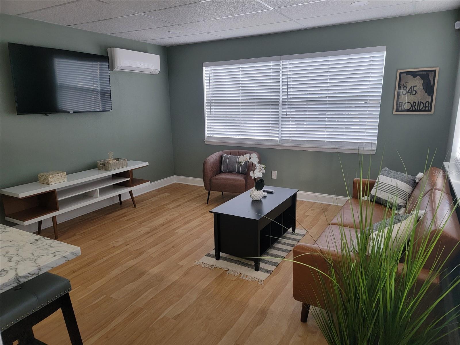 HALLS CENTRAL AVE 3 - Commercial Sale