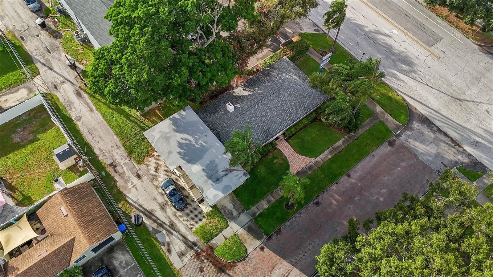 HALLS CENTRAL AVE 3 - Commercial Sale