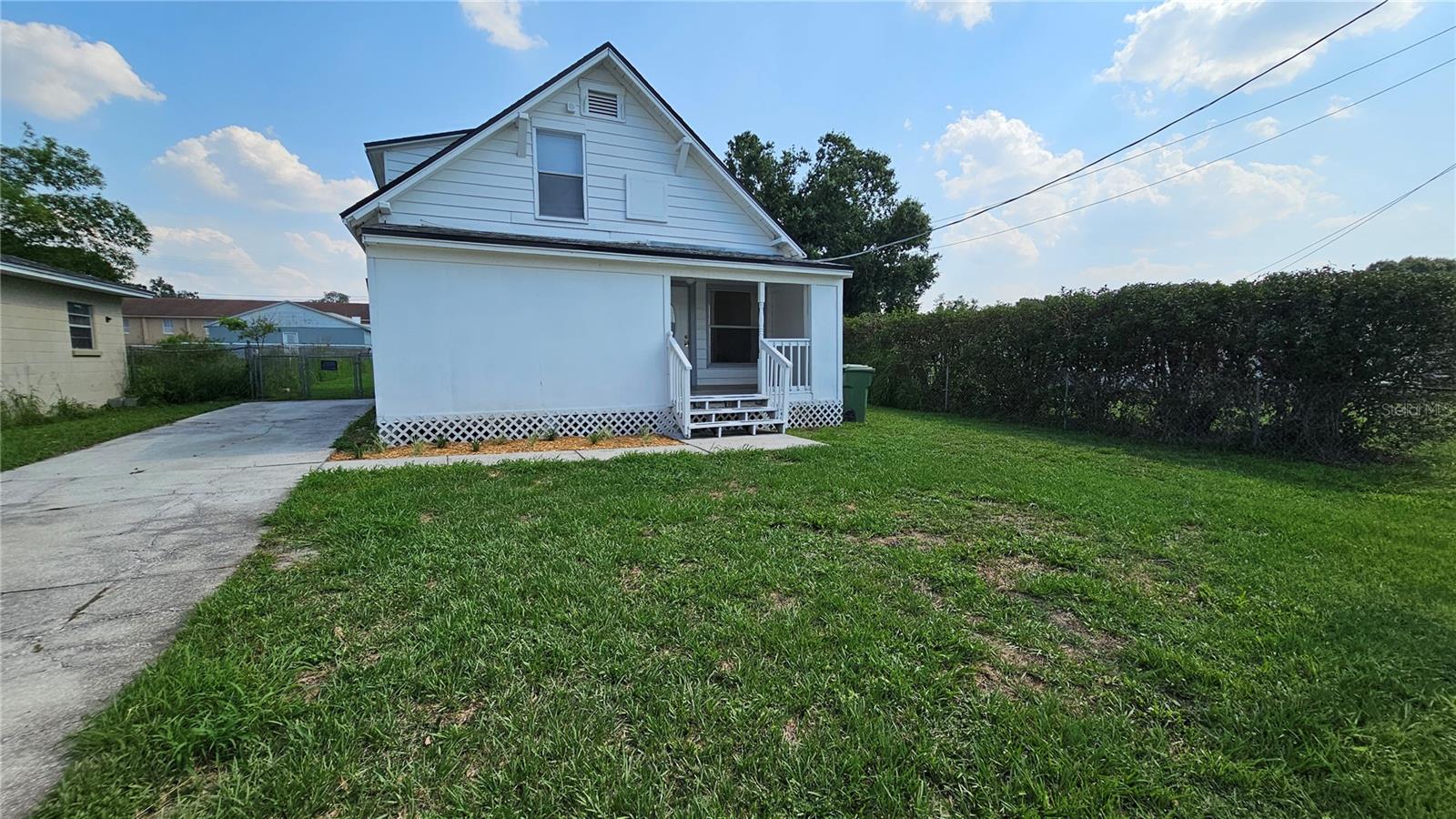 BACK ON MARKET: Buyer fell through, no fault of Seller or Property! Great duplex in Winter Haven! Bottom unit currently rented at $1475 (net) / month is a 2 bed 2 bath (both full) unit with laundry hookups and ramp accessibility from front of unit. Top unit is unoccupied, and is a 2 bed 1 bath (3/4) with staircase access from rear of home. Priced to perform, this is ready for its next investor! This is also ideal for house-hacking with an investor living in the top unit!
