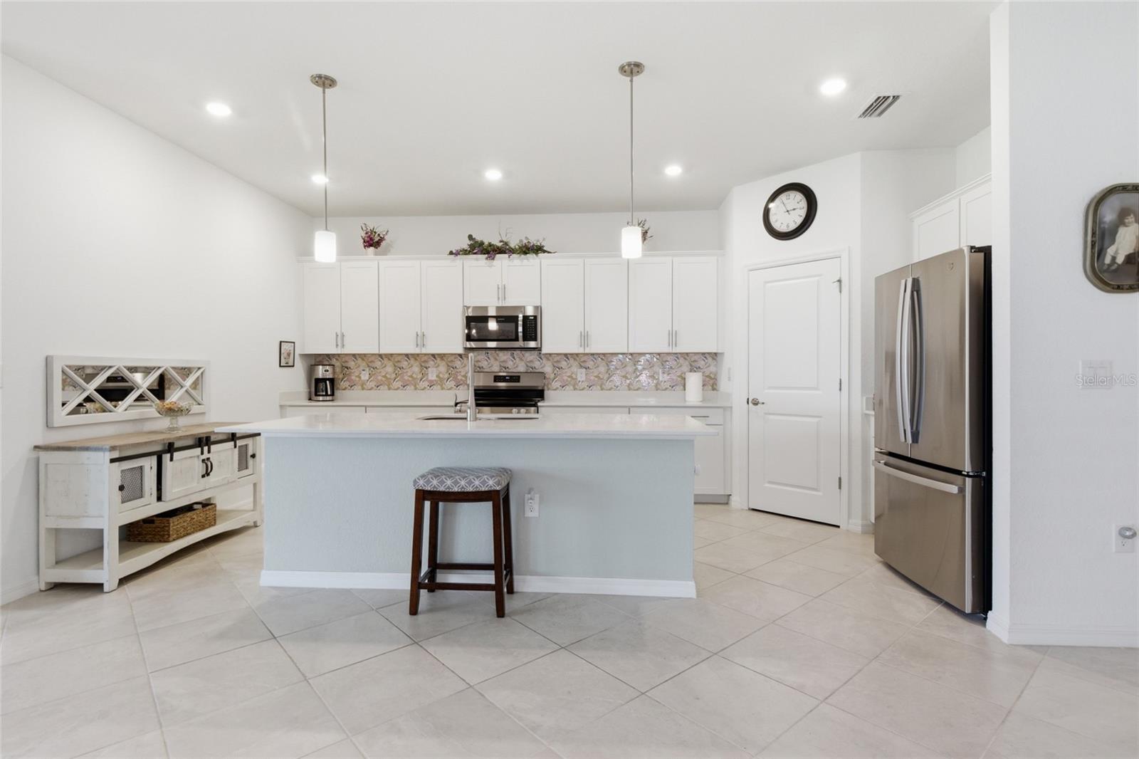 19060 CABERNET COURT, VENICE, FL, 34293 4 19060 CABERNET COURT