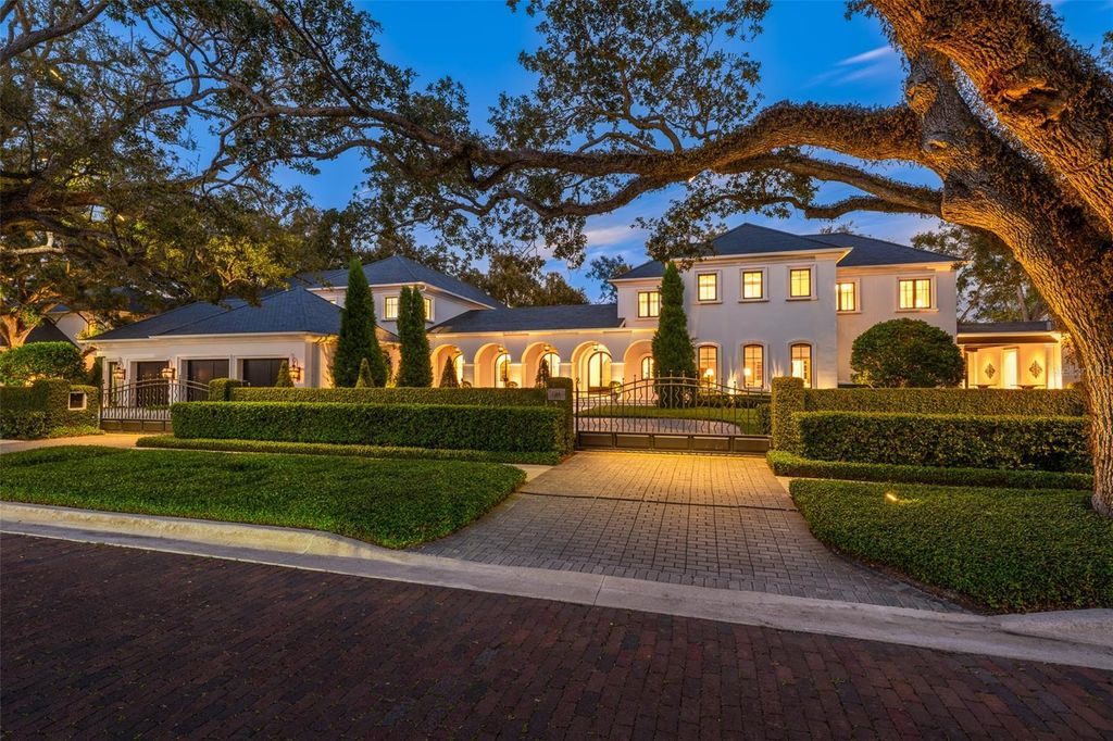 Photo of 914 S Golf View Street, Tampa, FL 33629 (MLS # TB8430984)