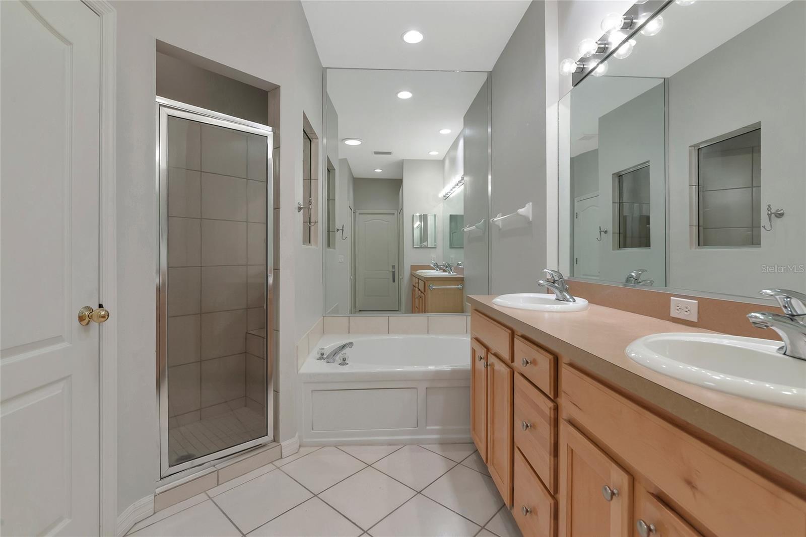 LAKEWOOD RANCH COUNTRY CLUB VILLAGE H - Residential