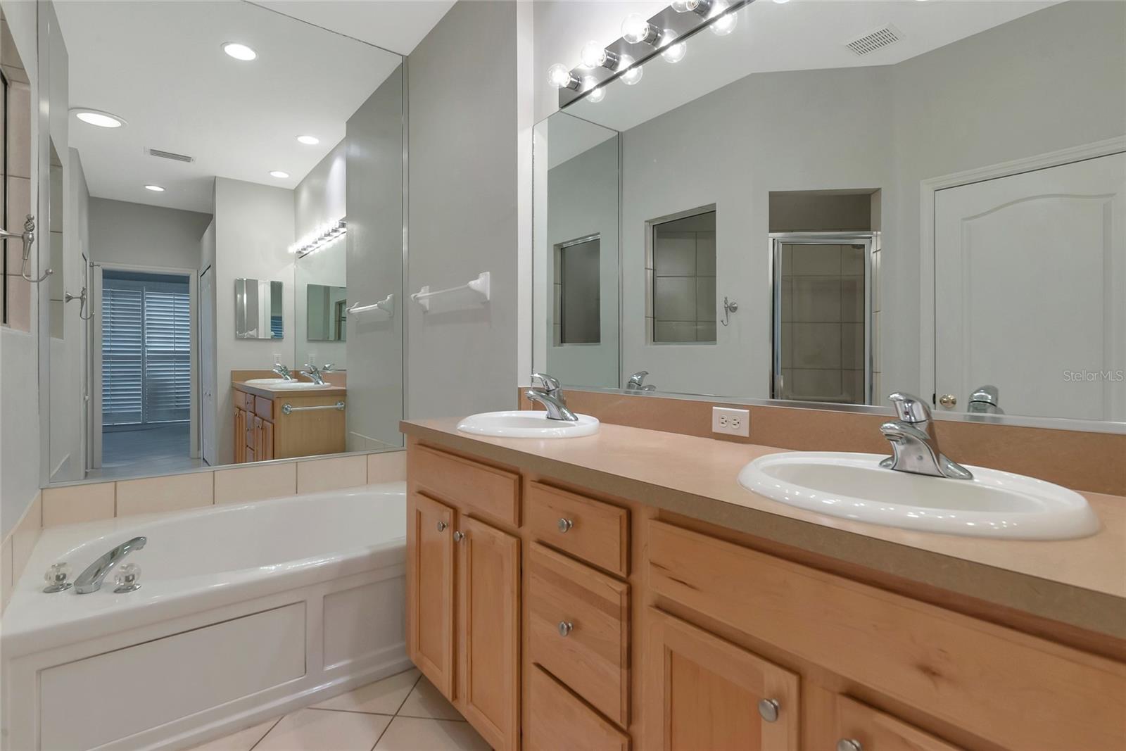 LAKEWOOD RANCH COUNTRY CLUB VILLAGE H - Residential