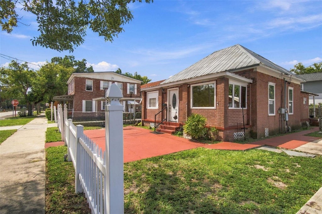 Photo of 2402 N Highland Avenue, Tampa, FL 33602 (MLS # TB8551435)