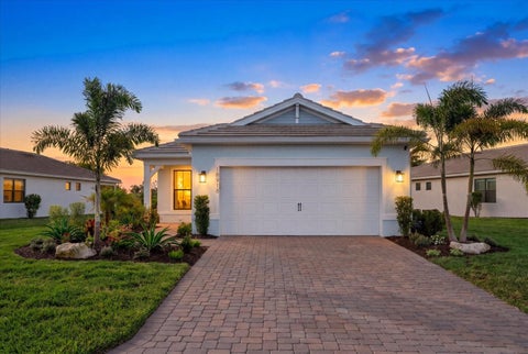 Photo of 18918 Indian Rock Place, Lakewood Ranch, FL 34211 (MLS # A4710731)