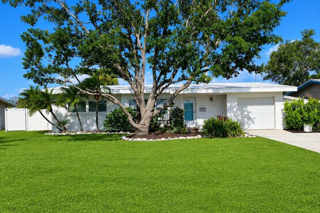 Photo of 211 22nd Street NE, Bradenton, FL 34208 (MLS # A4700469)