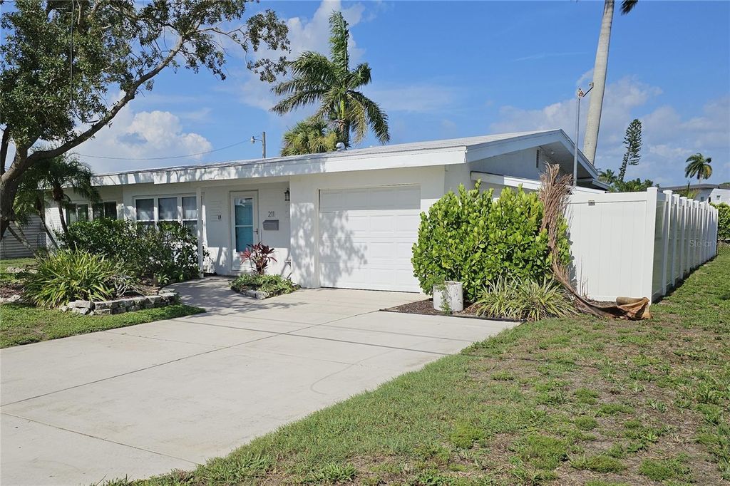 Photo of 211 22nd Street NE, Bradenton, FL 34208 (MLS # A4700469)