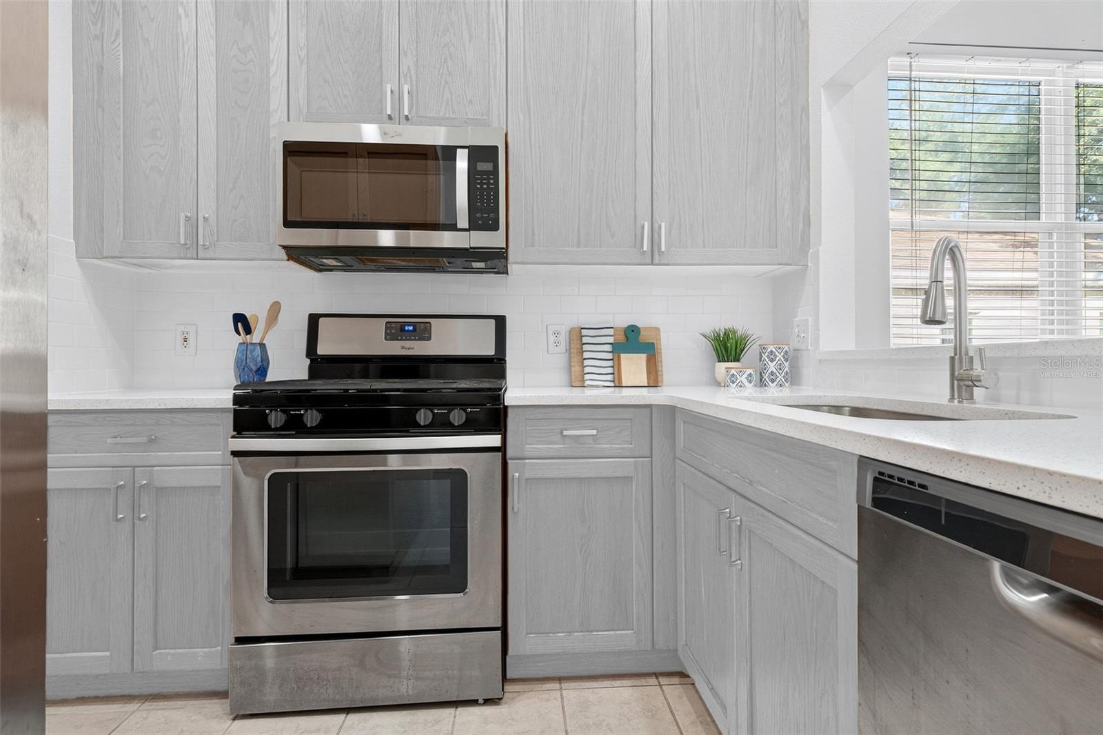 CLERMONT SUMMIT GREENS PH 02B LT 01 BEING - Residential